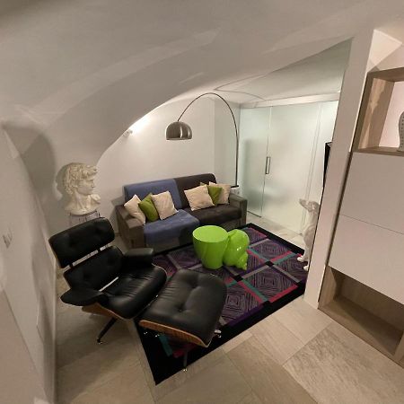 Ferienwohnung Loft “Cinema Galleria” Bari Exterior foto