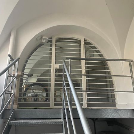 Ferienwohnung Loft “Cinema Galleria” Bari Exterior foto