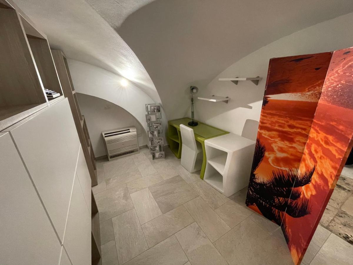 Ferienwohnung Loft “Cinema Galleria” Bari Exterior foto
