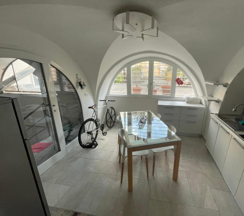 Ferienwohnung Loft “Cinema Galleria” Bari Exterior foto