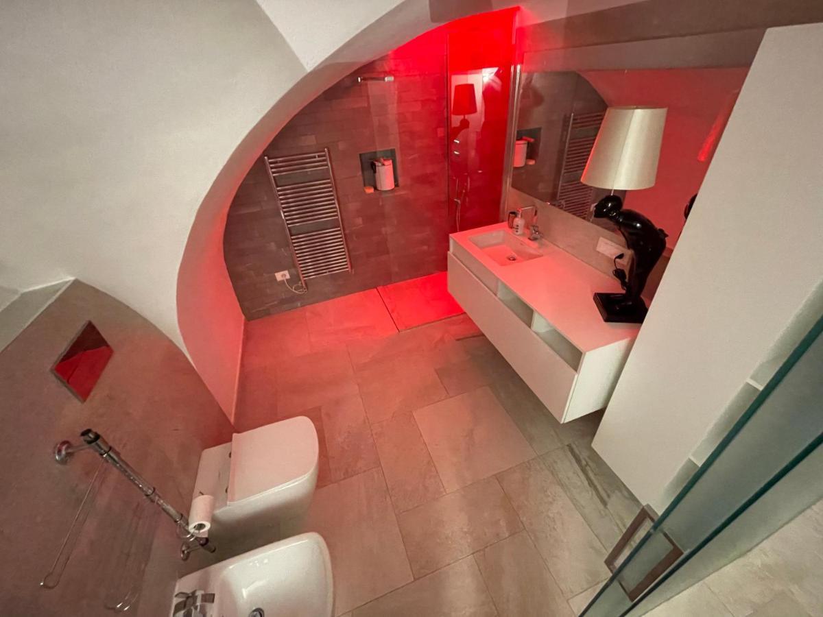 Ferienwohnung Loft “Cinema Galleria” Bari Exterior foto