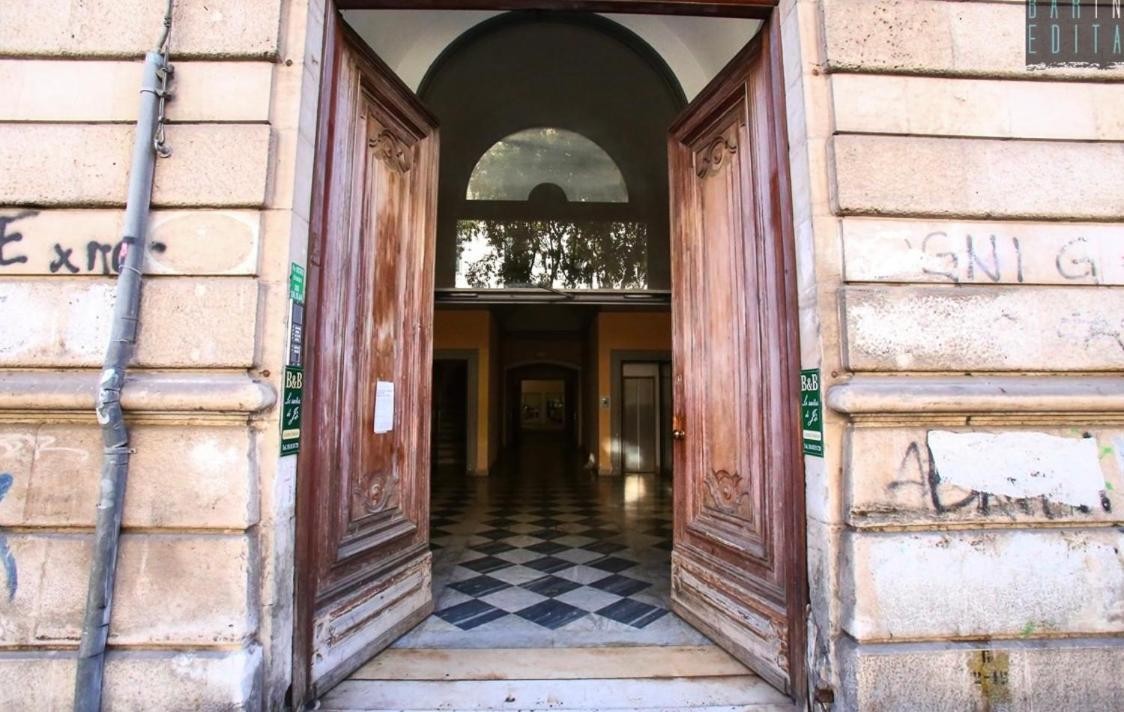 Ferienwohnung Loft “Cinema Galleria” Bari Exterior foto