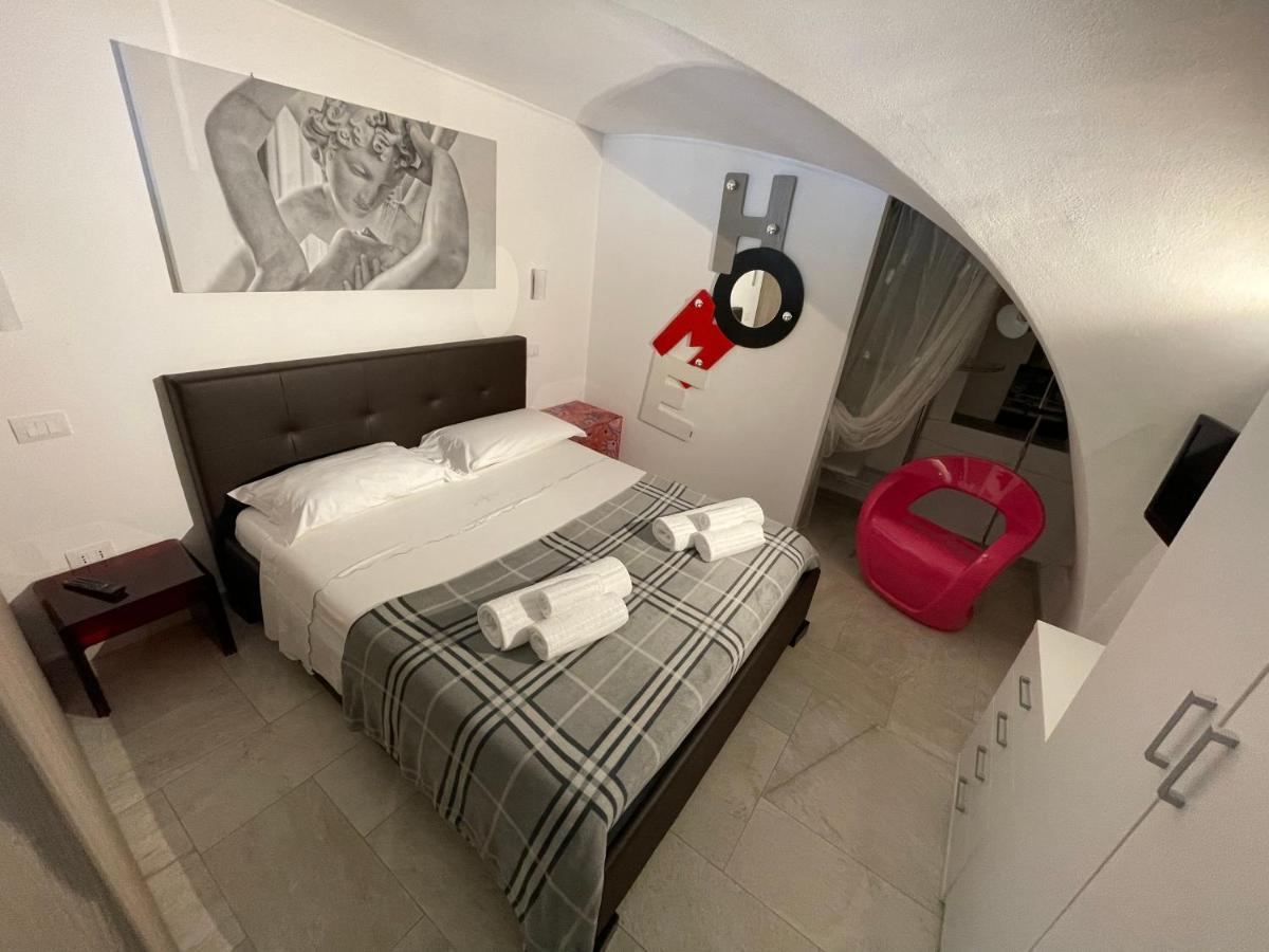 Ferienwohnung Loft “Cinema Galleria” Bari Exterior foto